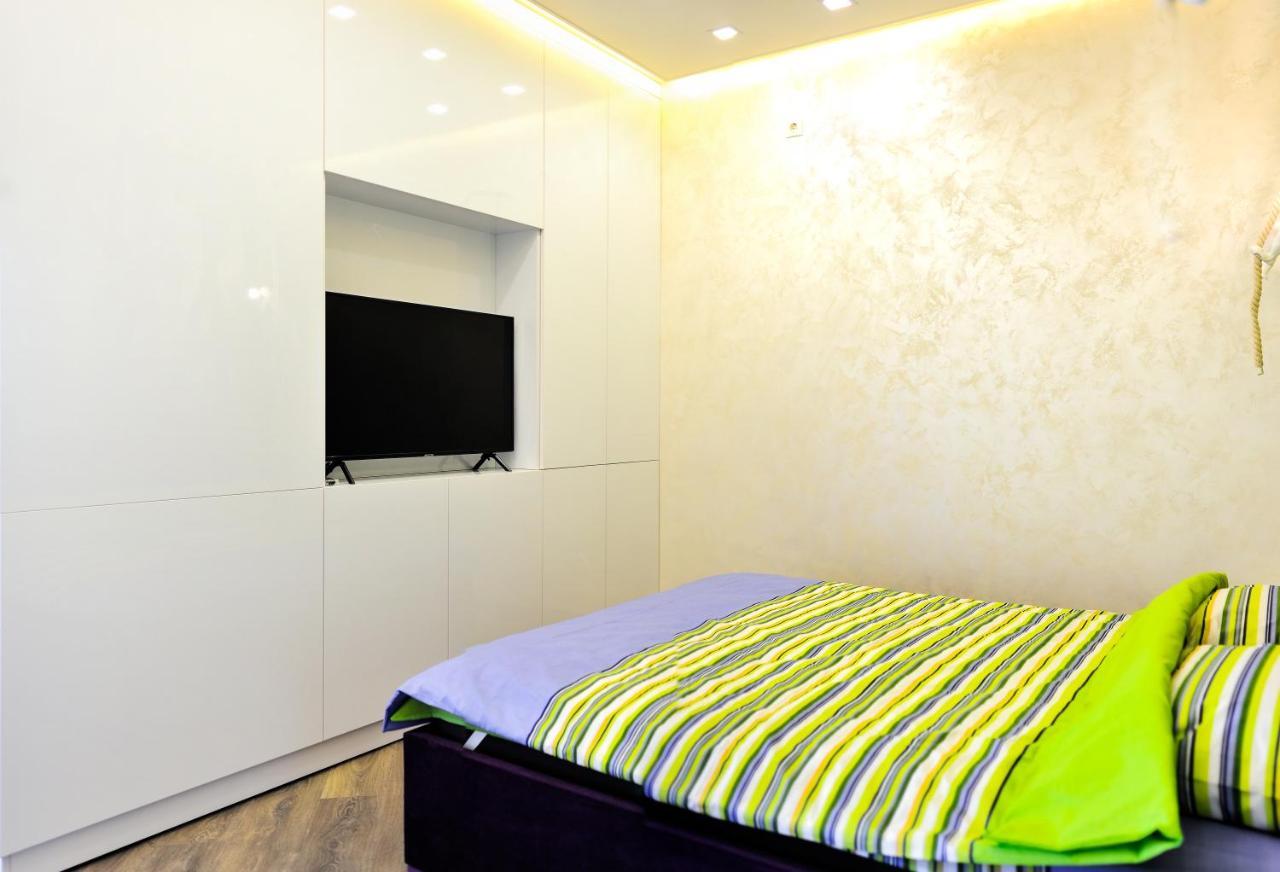 Arcadia Vip Apartments Sea View! Odessa Zewnętrze zdjęcie